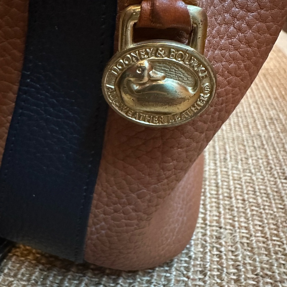 Vintage 1980s Dooney & Bourke all weather pebbled leather drawstring bag - Picture 11 of 14